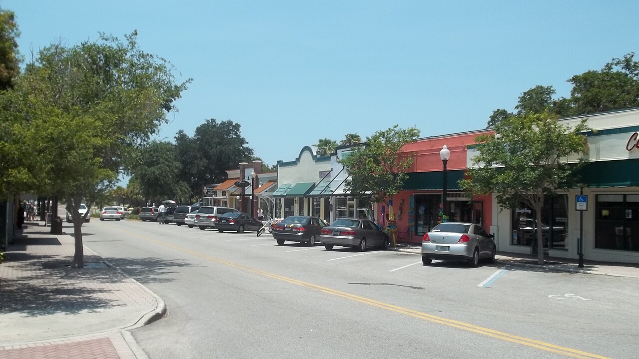 Dunedin, FL — Downtown Main Street storefronts. Photo Ebyabe, CC BY-SA 3.0.
