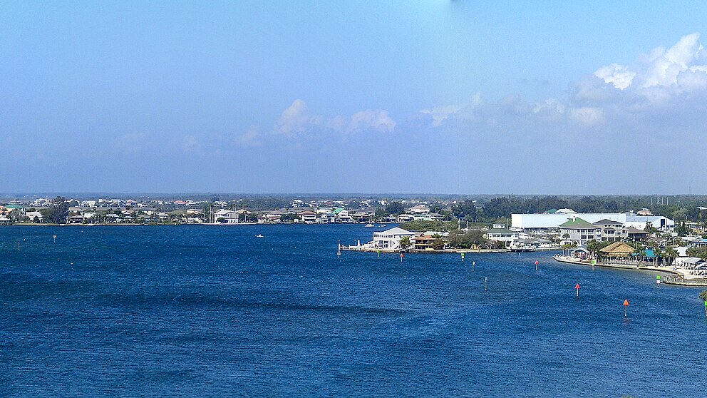 Hudson, FL — Hudson Beach harbour. Photo Chwassermann, CC BY-SA 4.0.