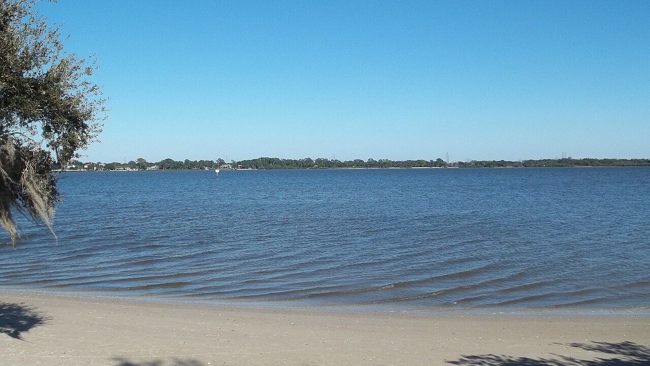 Safety Harbor, FL — Safety Harbor bay from Philippe Park shoreline. Photo Ebyabe, CC BY-SA 3.0.