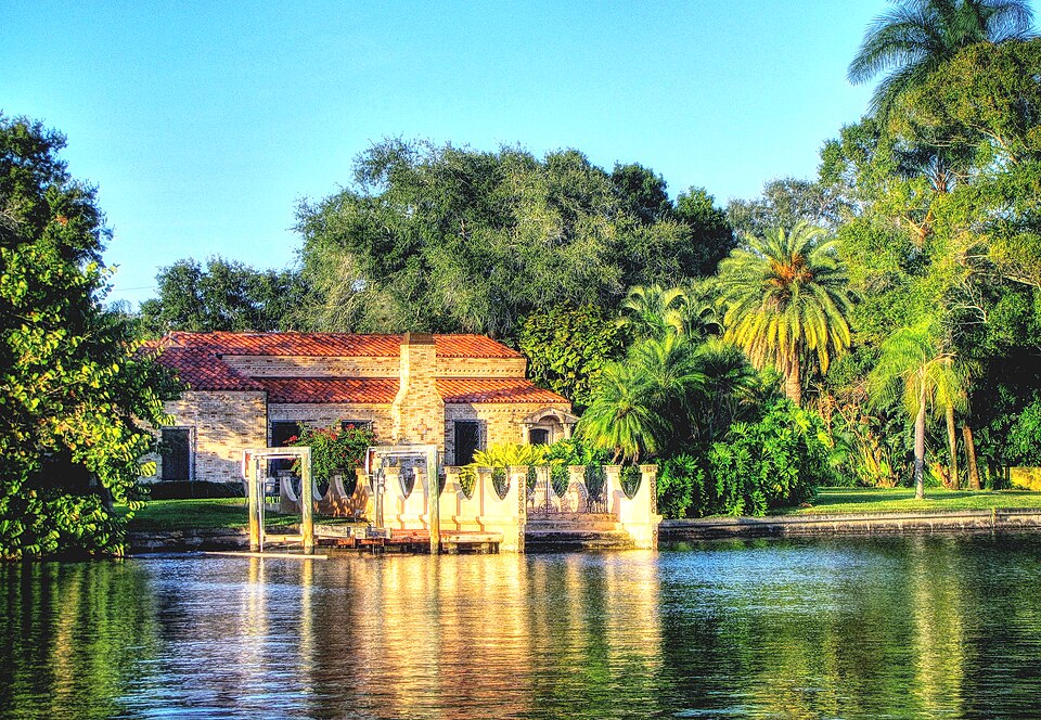 Snell Isle waterfront architecture on Coffee Pot Bayou in St. Petersburg